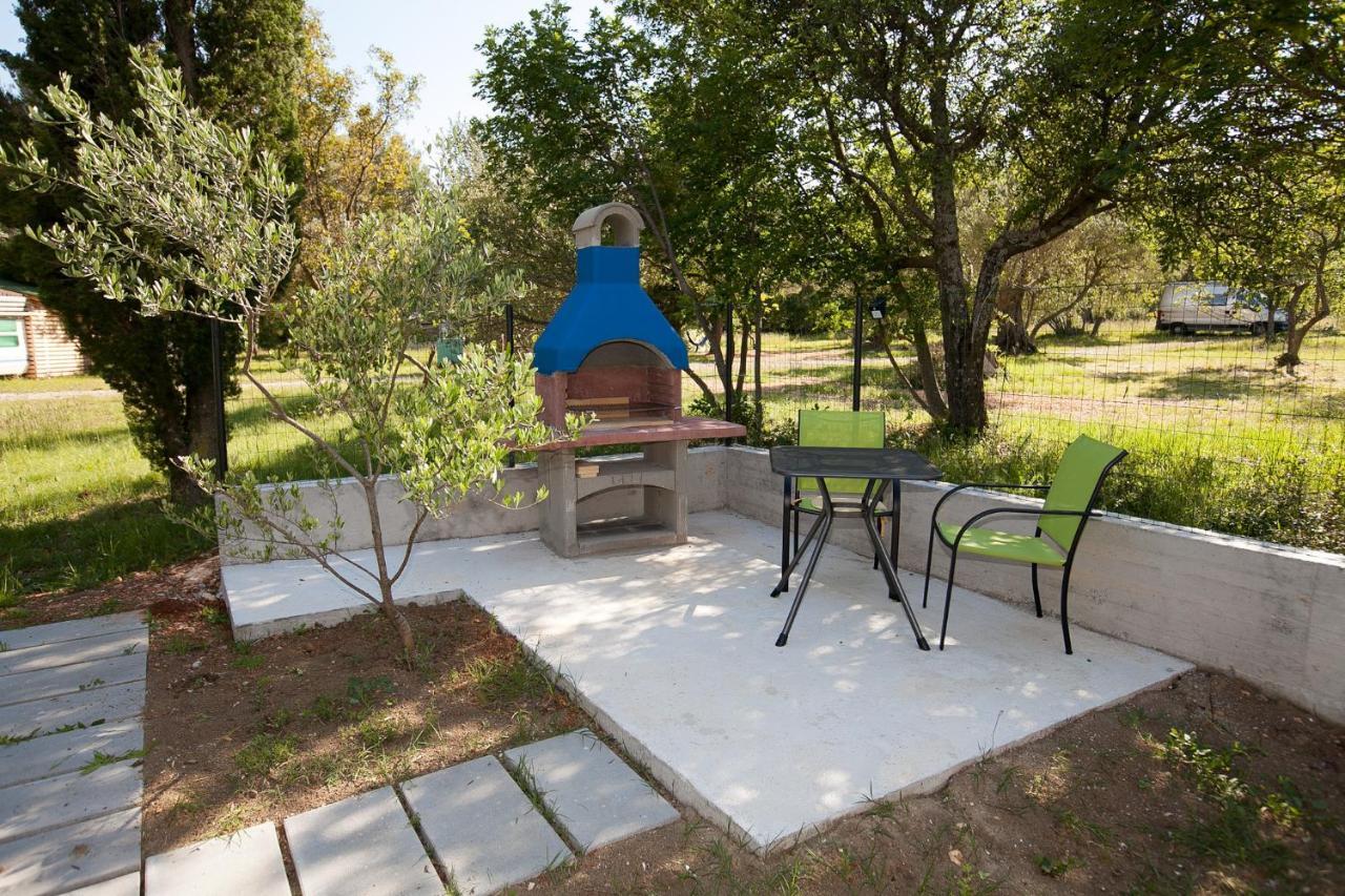 Apartmani Lea Starigrad Paklenica Exteriör bild