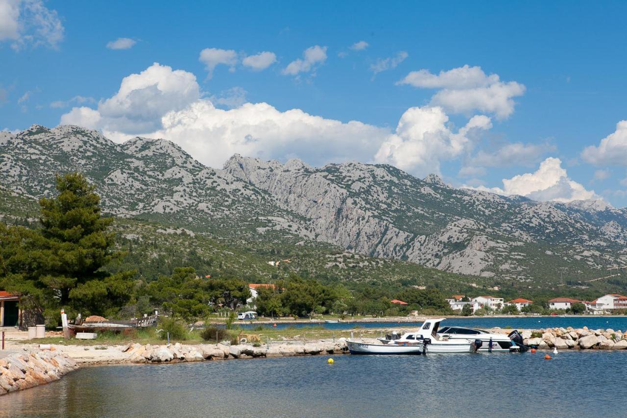 Apartmani Lea Starigrad Paklenica Exteriör bild