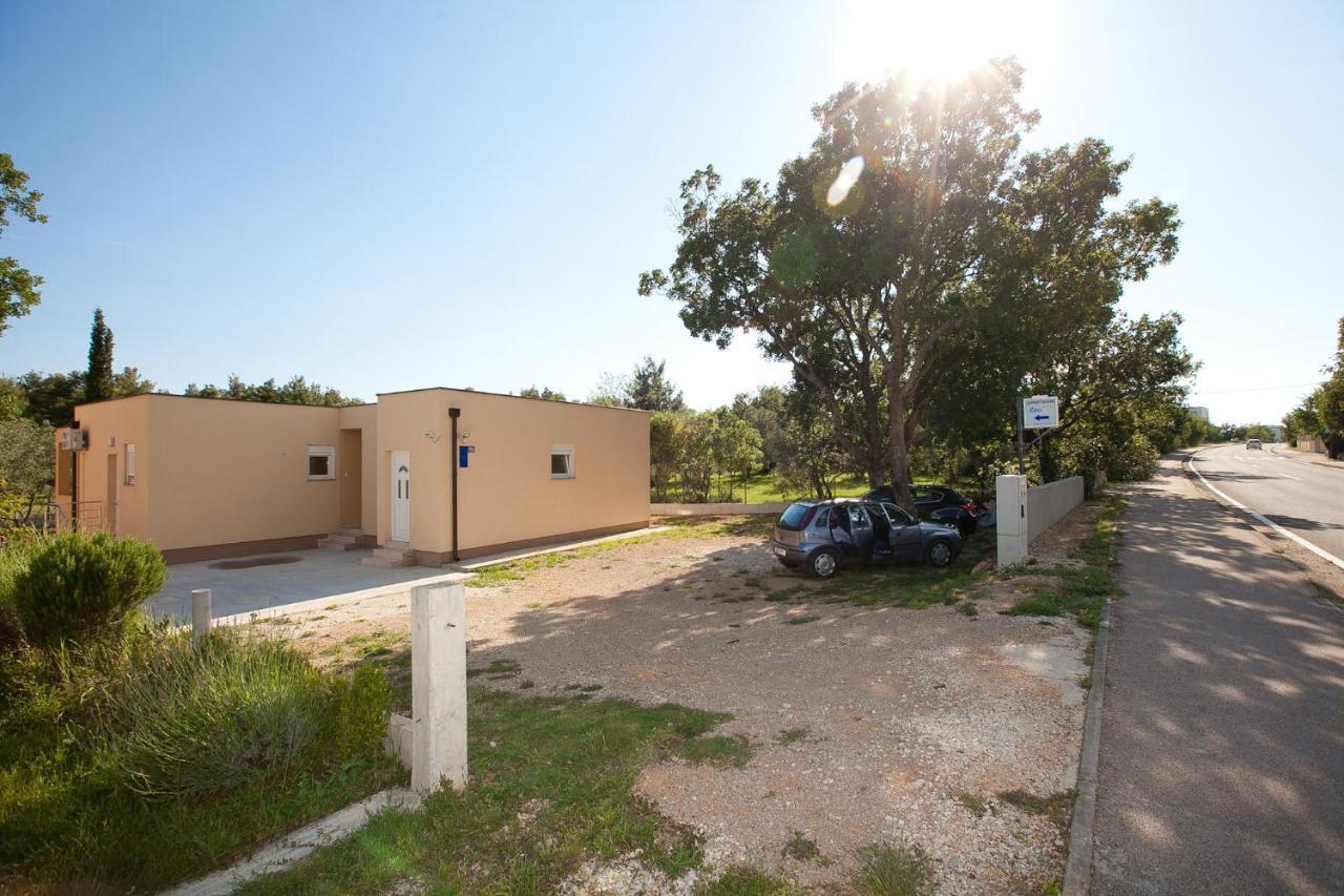 Apartmani Lea Starigrad Paklenica Exteriör bild