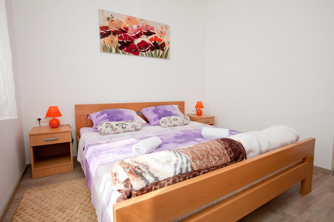 Apartmani Lea Starigrad Paklenica Exteriör bild