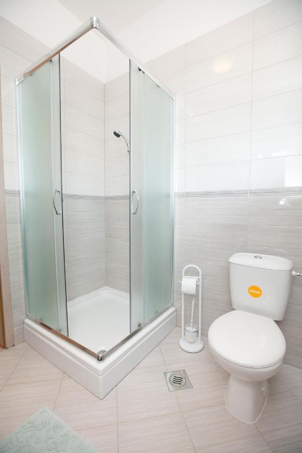 Apartmani Lea Starigrad Paklenica Exteriör bild