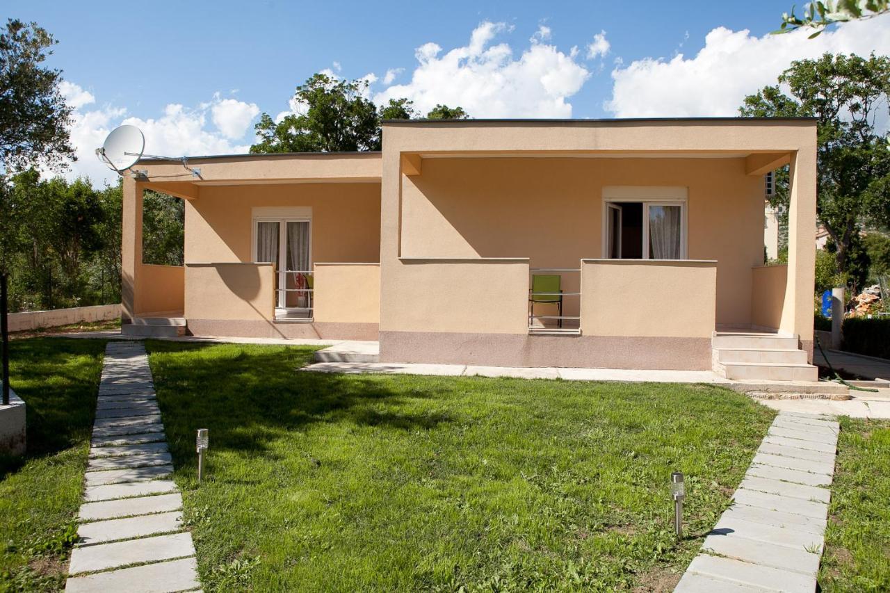 Apartmani Lea Starigrad Paklenica Exteriör bild