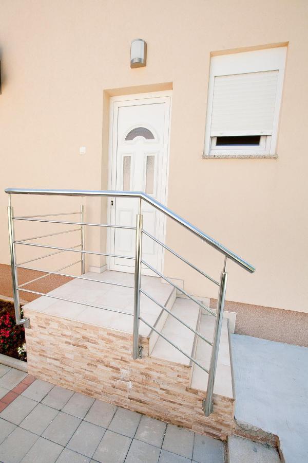Apartmani Lea Starigrad Paklenica Exteriör bild