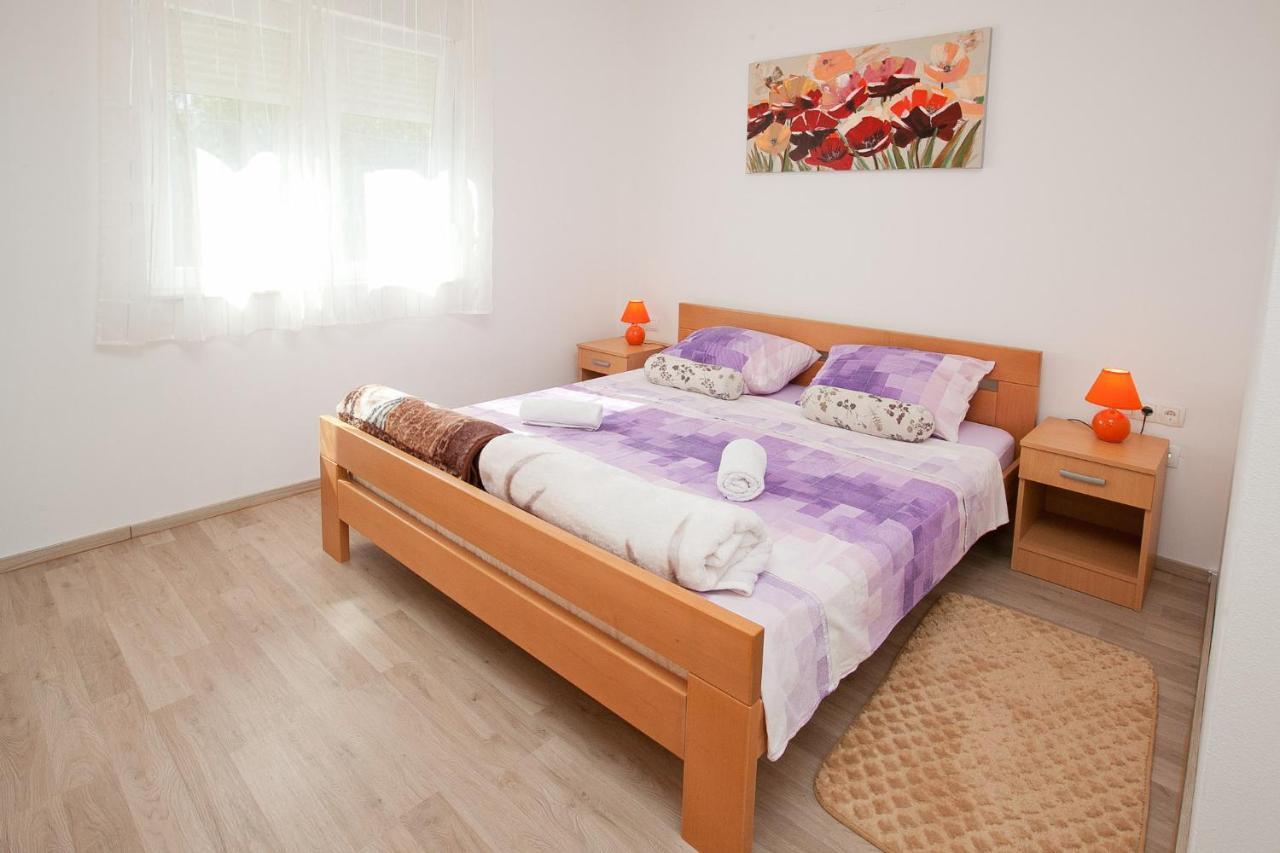 Apartmani Lea Starigrad Paklenica Exteriör bild